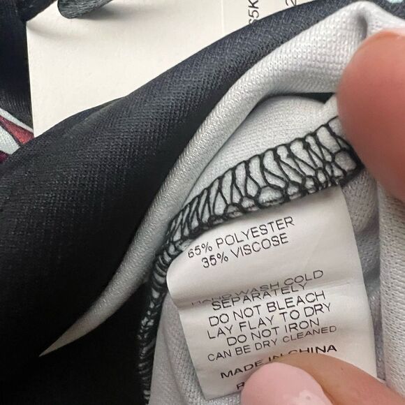 Unique Vintage Scattered Stem Floral Top - Picture 7 of 12